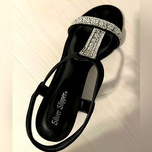 Silver Slipper Black Phoebe Wedges w/Rhinestones. Size 9.5